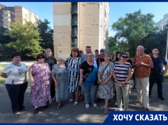 Дворовый тупик: дорожные знаки на Весенней отрезали от мира сотни семей