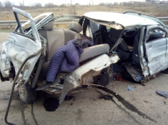 Два легковых автомобиля столкнулись на трассе Цимлянск-Волгодонск