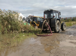 «Это не наше!»: в Водоканале опровергли причастность к глубочайшей луже на Октябрьском шоссе 