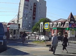 «Еще и возмущаются!»: конфликт на пешеходном переходе едва не перерос в драку