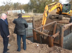 Коллектор на улице Индустриальной преподнес неприятный сюрприз 