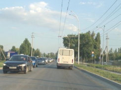Комбайновозы вызвали троллейбусный коллапс и огромную пробку на «Пятом»
