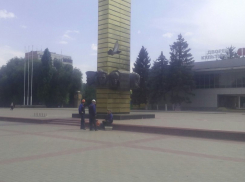 Тысяч волгодонцев лишили праздника на площади Победы ради двухчасового осмотра нескольких кабелей