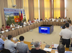 Заседание Волгодонской городской Думы  не обошлось без скандала и дебатов 