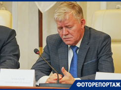 Как депутаты попрощались с Сергеем Макаровым и приняли его отставку