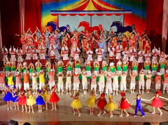 В Волгодонске состоялся отчётный концерт ансамбля «Карусель»