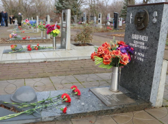 24 года назад в Волгодонске появилась Аллея почетного захоронения воинов