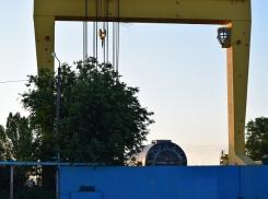Через Волгодонск  везут огромную «бочку» для нефтеперерабатывающего завода в Татарстане стоимостью в сотни миллионов рублей 