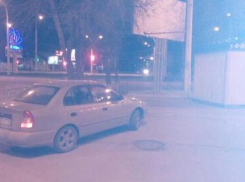 Водитель «Акцента» припарковался на Комсомольской площади 