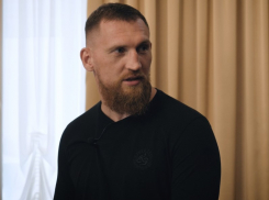 О спорте, проблемах Волгодонска и коронавирусе за готовкой салата рассказал Дмитрий Кудряшов