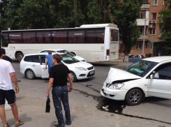 В Волгодонске на Степной столкнулись «ВАЗ 2107» и «Mitsubishi Lancer»