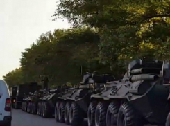 Под Волгодонском проехала колонна военной техники 