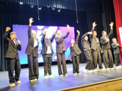 Команда КВН из Волгодонска рассмешила жюри в полуфинале региональной школьной лиги в Ростове-на-Дону