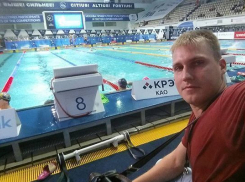 Брутальный пожарный из Волгодонска стал лучшим пловцом 