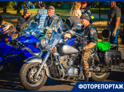 Двухколесные монстры, рок-концерт и много тестостерона: как прошел байк-фестиваль в Цимлянске