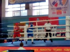 Боксерша из Волгодонска отправляет плакать на лестничную площадку соперниц из Москвы