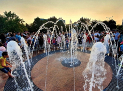 В Волгодонске ко Дню ВДВ почистили фонтаны