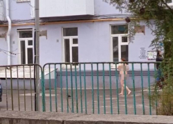 Полностью обнаженная женщина устроила пробежку в центре Волгодонска Ростовской области