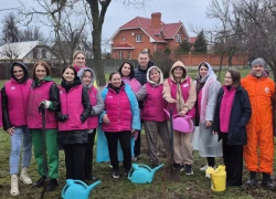 В лицее №1 Цимлянска высадили 10 саженцев миндаля в рамках акции «Подари дерево»