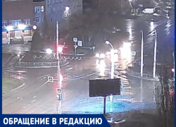 «Экран слепит водителей!»: горожанин волнуется за безопасность дорожного движения на оживленном перекрестке