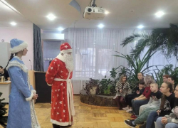 В Волгодонске прошла акция «Полицейский Дед Мороз» для воспитанников школы-интерната №14