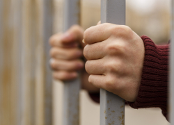 Услышав приговор в 14 лет парень из Волгодонского района пытался свести счеты с жизнью прямо в суде 