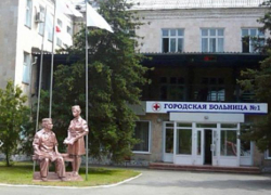 Пациент разбился насмерть после падения из окна горбольницы в Волгодонске 