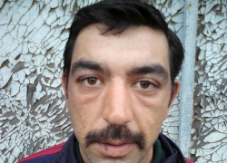 По подозрению в изнасиловании 14-летней школьницы разыскивают 33-летнего жителя Цимлянска Алексея Николаенко