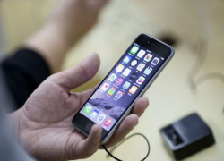 «Игрушечный» смартфон купил на улице у мошенника житель Волгодонска 