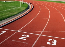 На ремонт беговой дорожки в спортшколе станицы Романовской готовы потратить более миллиона рублей