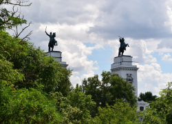На шлюзе №15 отремонтируют причальную эстакаду
