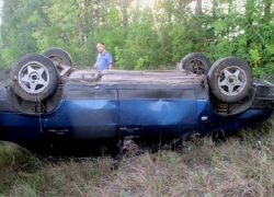 На трассе в Дубовском районе перевернулся ВАЗ-21099 − водитель погиб