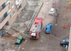 Микропожар удалось ликвидировать пожарным в доме на проспекте Строителей