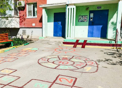 Яркими красками заиграли дворы «Уюта» после совместного субботника