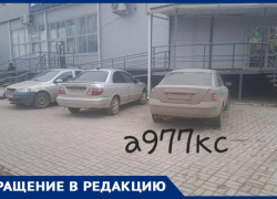 Наглость на колесах: жители проспекта Курчатова возмущены парковкой машин у магазинов на пешеходной зоне