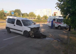 Две машины разворотило после ДТП на проспекте Мира в Волгодонске