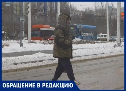 «Королева перехода»: «разогретая» леди парализовала поток машин в центре Волгодонска