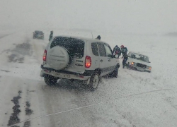 На трассе Зимовники - Элиста «семерка» вылетела в кювет