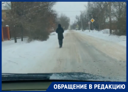 Опасные покатушки по Пионерской: волгодончанка сняла подростка на самокате в метель