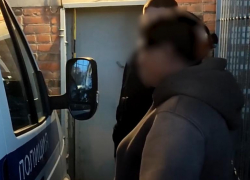 Бывшая уклонистка от алиментов из Мартыновского района вскрыла замок соседского дома, похитила ценности и была поймана полицией  