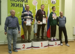  День отца волгодонцы отметили интеллектуальным турниром  по шахматам