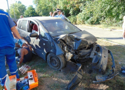 Волгодонский автомобилист врезался в столб и хотел  скрыться на разбитом «Мицубиси»