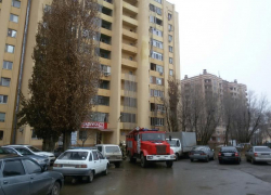 Мусоропровод загорелся в многоэтажном доме на Курчатова в Волгодонске