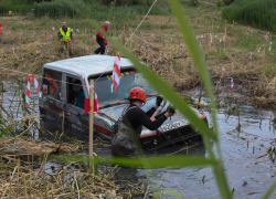 Участники Донского фестиваля «Offroad-2016» теряли бампера, ломали ходовые и рвали покрышки