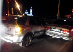 В Волгодонске «Волга» сцепилась с «Мицубиси» 