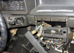 Из автомобиля волгодонца украли автомагнитолу