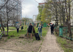 Волгодонцы массово вышли на субботник в День космонавтики: около двух тысяч человек приняли участие