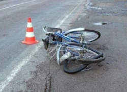 На трассе Ростов - Волгодонск автомобиль переехал велосипедиста