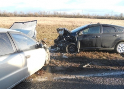В Зимовниковском районе лоб в лоб столкнулись «Форд Фокус» и «Шевроле Ланос» - один из водителей погиб