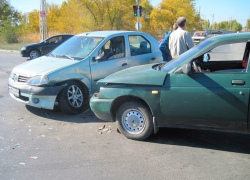 В Волгодонске произошло ДТП с участием автомобилей «Рено» и ВАЗ-2110